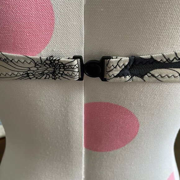 Change Floral Print Bikini Top Adj Straps Back Closure Cream Grey Blk Sz 34E - Picture 6 of 11